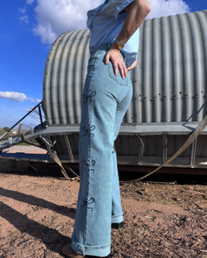 Pantalón vaquero lazo